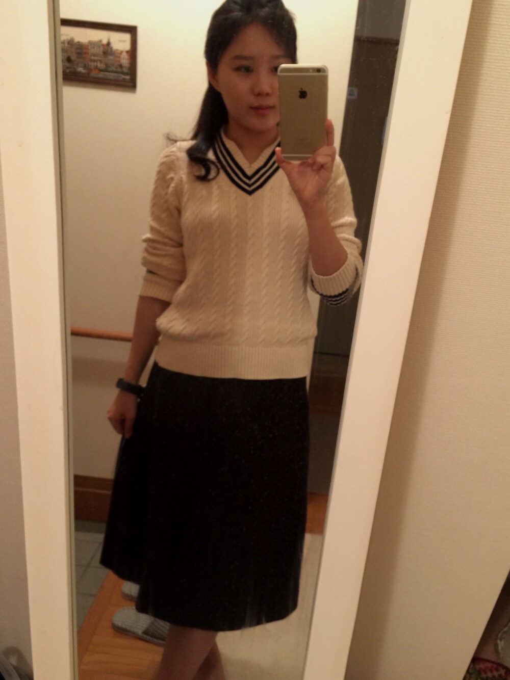 「シンプルコーデ」｜「UNIQLOのアイテム（ニット/セーター、ホワイト系）」を使った、まいさん（レディース・156cm）の秋コーディネートの1枚目の写真
