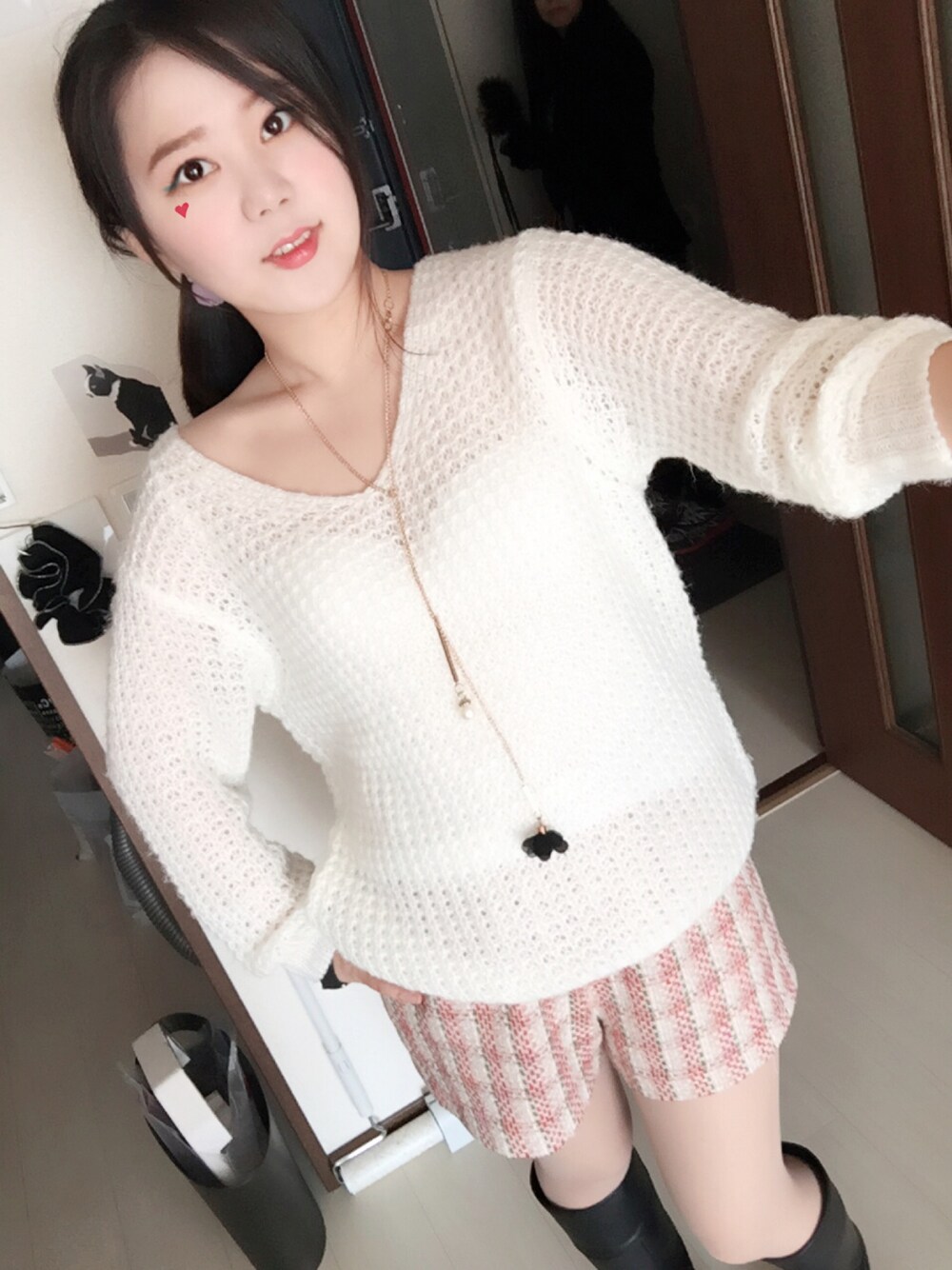 「カジュアルコーデ、ラクチンコーデ、パンツスタイル、ラフ、白ニット」｜「GUのアイテム（ニット/セーター、ホワイト系）」を使った、まいさん（レディース・156cm）の秋コーディネートの1枚目の写真