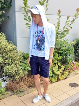 「膝上ショーツ」｜「アイテム（パーカー）」を使った、VENCE EXCHANGE MEN'S STAFFさん（メンズ・173cm）の夏コーディネート