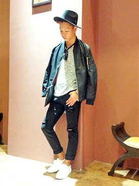 「アイテム（MA-1）」を使った、VENCE EXCHANGE MEN'S STAFFさん（メンズ・173cm）の夏コーディネート