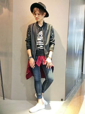 「スリッポン」｜「アイテム（MA-1）」を使った、VENCE EXCHANGE MEN'S STAFFさん（メンズ・173cm）の秋コーディネート