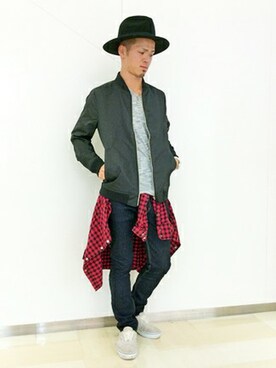 「赤チェック」｜「アイテム（MA-1）」を使った、VENCE EXCHANGE MEN'S STAFFさん（メンズ・173cm）の秋コーディネート