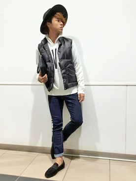 「VENCEEXCHANGE（ヴァンスエクスチェンジ）のアイテム（デニムパンツ）」を使った、VENCE EXCHANGE MEN'S STAFFさん（メンズ・173cm）の冬コーディネート