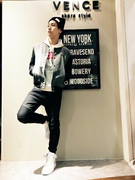 「ロゴパーカー」｜「アイテム（スタジャン）」を使った、VENCE EXCHANGE MEN'S STAFFさん（メンズ・173cm）の冬コーディネート