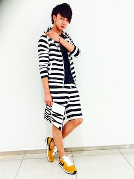 「アイテム（クラッチバッグ）」を使った、VENCE EXCHANGE MEN'S STAFFさん（メンズ・173cm）の春コーディネート