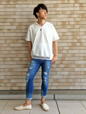 「アイテム（パーカー、ホワイト系）」を使った、VENCE EXCHANGE MEN'S STAFFさん（メンズ・173cm）の夏コーディネート