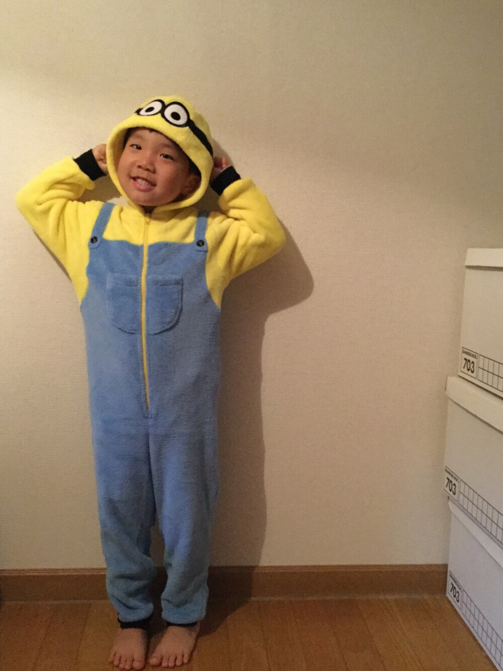 「キッズ、男の子コーデ、秋コーデ、秋服、男の子、ルームウェア、halloween 2016、ミニオン」｜「H&Mのアイテム（つなぎ/オールインワン、イエロー系）」を使った、マッシュさん（キッズ・120cm）の秋コーディネートの1枚目の写真