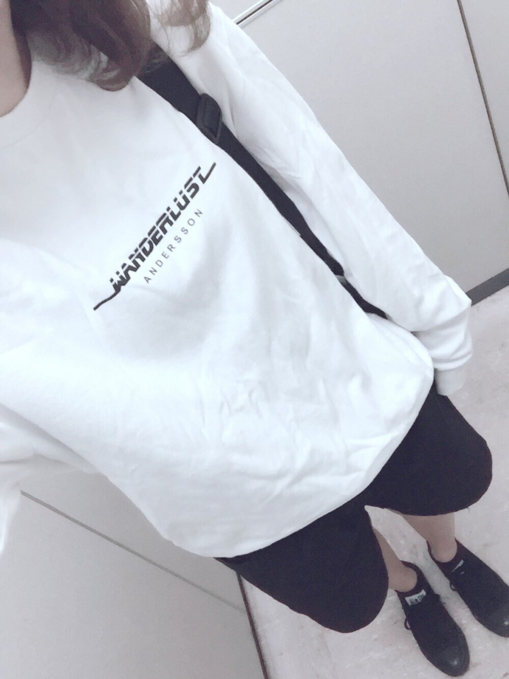 「カジュアル、モノトーン、韓国ブランド」｜「ANDERSSON BELLのアイテム（スウェット、ホワイト系）」を使った、あちゃんさん（レディース・159cm）の夏コーディネートの1枚目の写真
