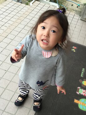 「Birthday（バースデイ）のアイテム（トップス、グレー系）」を使った、♡Ricca♡さん（キッズ・100cm）の春コーディネート