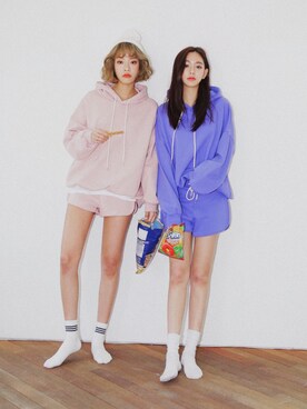 「shorts」｜「アイテム（スウェット）」を使った、ANWAIIさん（レディース・165cm）の秋コーディネート