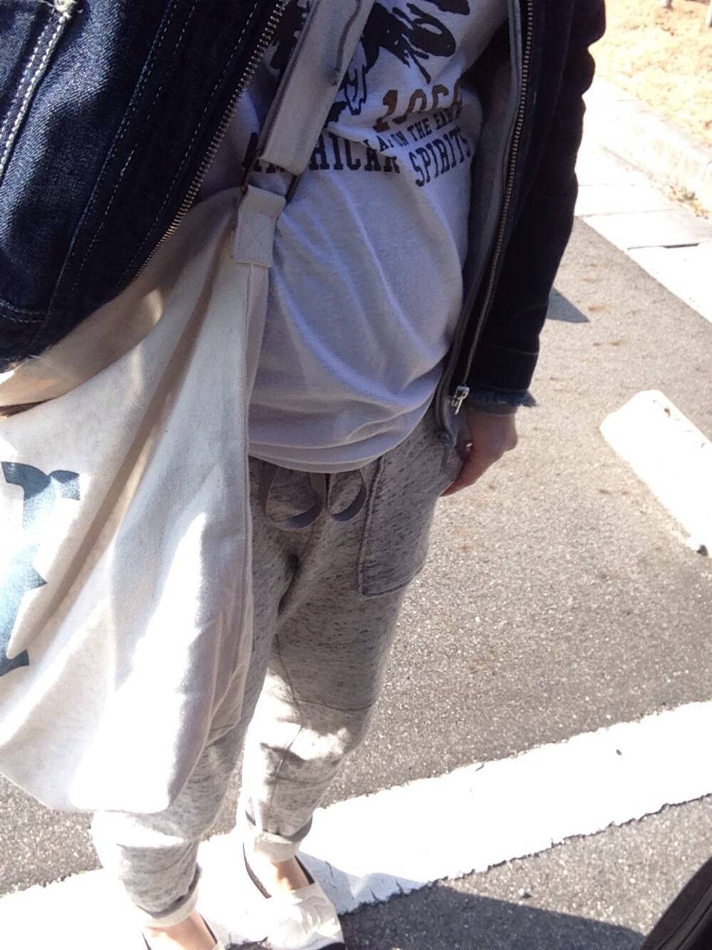 「パロディ、シャネル、エスパドリーユ、TODAYFUL、Ungrid、GU」｜「AZUL by moussyのアイテム（デニムジャケット、ブルー系）」を使った、mi-na..❁さん（レディース・150cm）の冬コーディネートの1枚目の写真