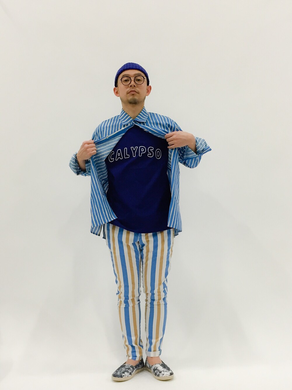 「ニット帽、A.P.C.、BEAMS、ストライプ、marimekko、ストライプパンツ、かぐれ、KOYUK、CRUNA」｜「かぐれのHIGHLAND 2000 Cotton Watshcap（ニットキャップ/ビーニー、ブルー系）」を使った、mamamamascoさん（メンズ・163cm）の春コーディネートの1枚目の写真
