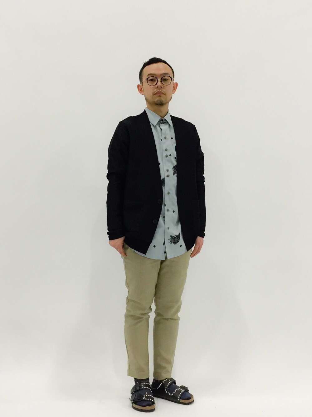 「birkenstock、journal standard、ato、サンダル、milk」｜「atoのC/Pカラミカーディガンジャケット（カーディガン/ボレロ、ブラック系）」を使った、mamamamascoさん（メンズ・163cm）の春コーディネートの1枚目の写真