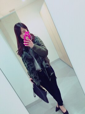 「GU（ジーユー）のアイテム（デニムパンツ、ブルー系）」を使った、ゆかさん（レディース）の冬コーディネート