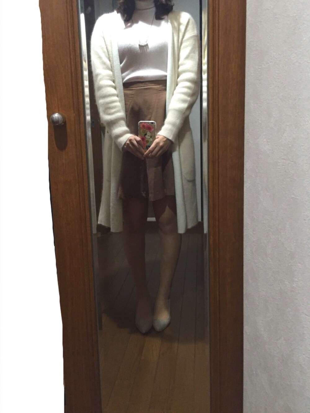 「タートルネック、ピンク、ブラウン、31 Sons de mode、RD ROUGE DIAMANT、willselection、秋冬、冬、大人ガーリー、通勤コーデ」｜「31 Sons de modeの【With11月号掲載アイテム】アンゴラ混接結ロングトッパーカーディガン（カーディガン/ボレロ、ベージュ系）」を使った、そらそらさん（レディース・160cm）の秋コーディネートの1枚目の写真