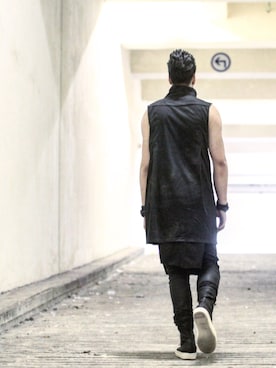「DRKSHDW by RICK OWENS（ダークシャドウ バイ リックオウエンス）のアイテム（デニムパンツ）」を使った、LCFungさん（メンズ・183cm）の夏コーディネート