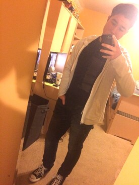 「monochrome」｜「アイテム（その他アウター）」を使った、Gabe Alexanderさん（メンズ・183cm）の冬コーディネート