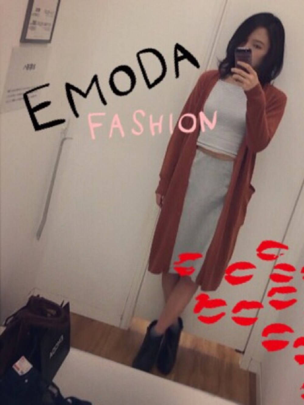 「simple」｜「EMODAのアイテム（その他アウター、オレンジ系）」を使った、achiさん（レディース・161cm）の秋コーディネートの1枚目の写真