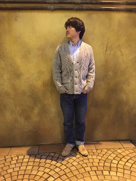 「アイテム（モカシン/デッキシューズ）」を使った、今井としひろさん（メンズ・172cm・20代）の冬コーディネート