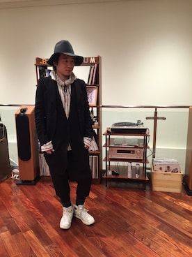 「Ann DEMEULEMEESTER（アンドゥムルメステール）のアイテム（テーラードジャケット）」を使った、今井としひろさん（メンズ・172cm）の春コーディネート