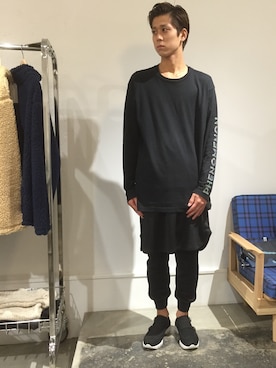 「PHENOMENON（フェノメノン）のアイテム（スカート）」を使った、岡本 健太さん（メンズ・178cm）の秋コーディネート
