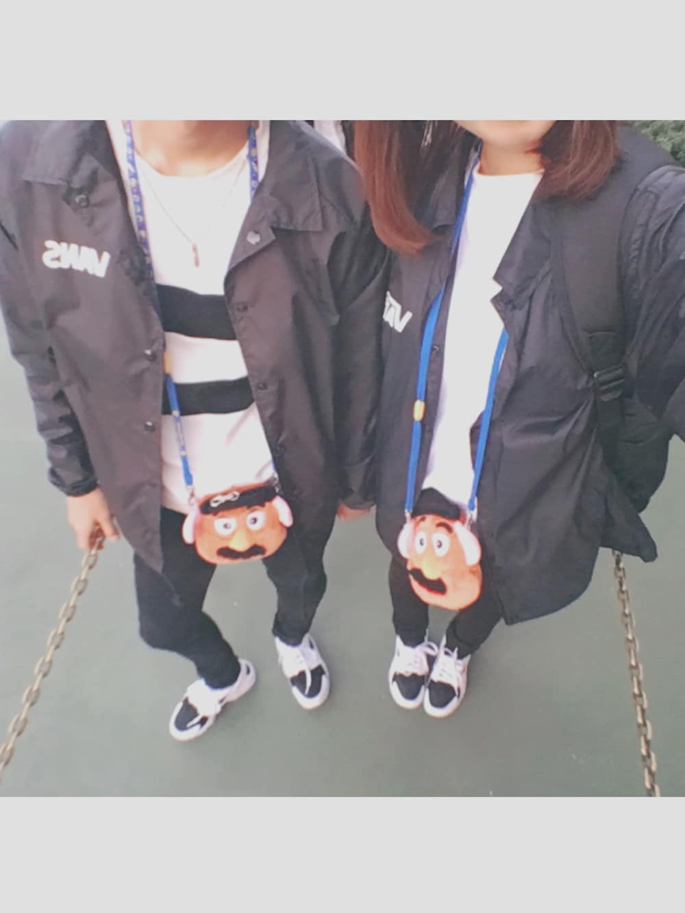 「ナイキ、Champion、VANS、ペアルック」｜「VANSのアイテム（ナイロンジャケット、ブラック系）」を使った、obiさん（レディース・156cm）の秋コーディネートの1枚目の写真