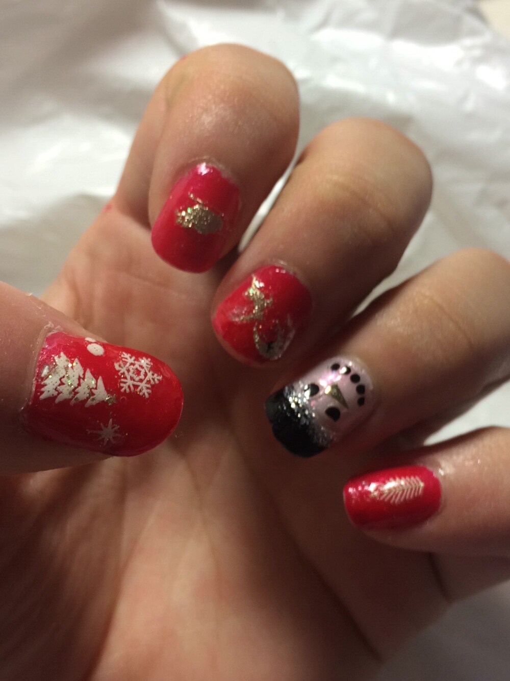 「＃ネイル、＃セルフネイル、クリスマス、#100均」｜「no brandのアイテム（ハンドケア/ハンドクリーム、レッド系）」を使った、Erikaさん（レディース・148cm）の秋コーディネートの1枚目の写真