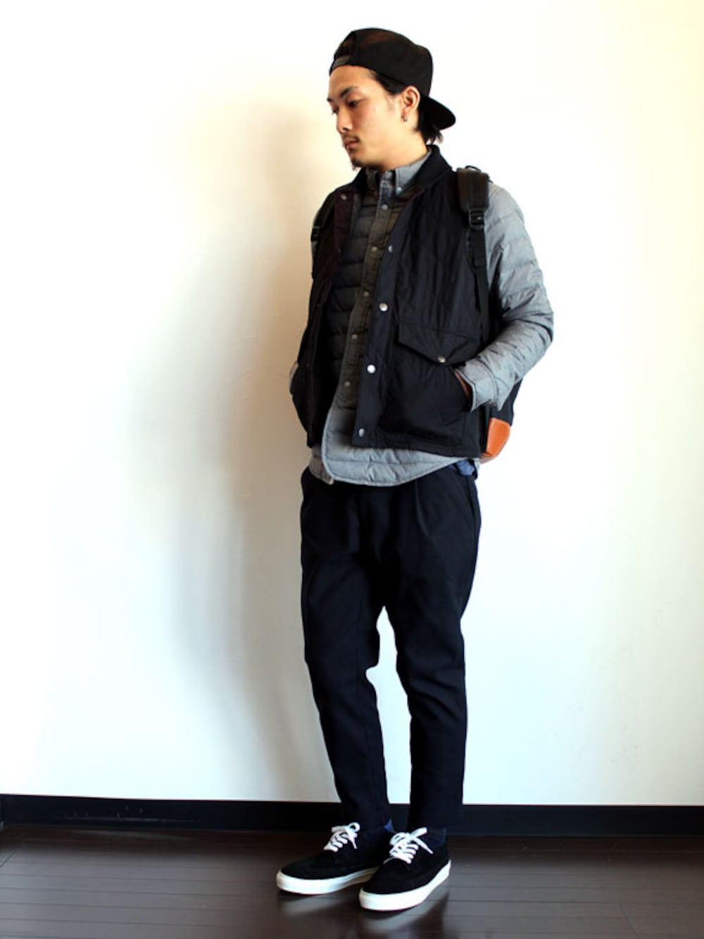 「ダウン、ベスト、9分丈パンツ」｜「THE STAKE (ザ・ステイク) （キャップ、ブラック系）」を使った、miyachiさん（メンズ・174cm）の冬コーディネートの1枚目の写真