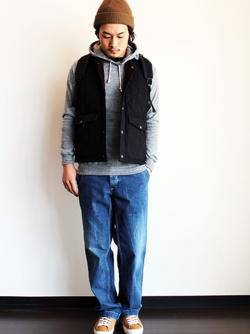 「デニム、パーカー、ニットキャップ」｜「ISLAND KNIT WORKSのMountain Cap（ニットキャップ/ビーニー、その他）」を使った、miyachiさん（メンズ・174cm）の春コーディネートの1枚目の写真