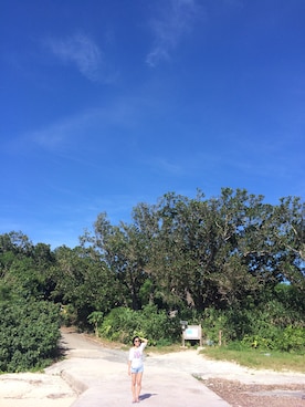 「アイテム（サングラス）」を使った、atsumi_kuwabaraさん（レディース・158cm）の夏コーディネート