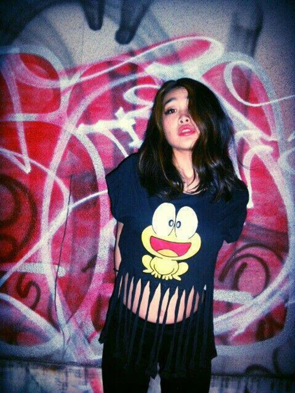「used、フリンジ、キャラT、アニメ、REMAKE、swivelslumdive、SSD、ぴょんきち」｜「SWIVEL SLUM DIVE 
ぴょんきちREMAKE T（Tシャツ/カットソー、ブラック系）」を使った、SWIVEL SLUM DIVEさん（レディース・165cm）の春コーディネートの1枚目の写真