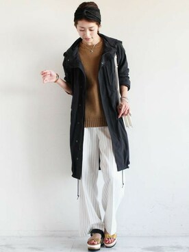 「ナイロンパーカー」｜「アイテム（サンダル）」を使った、BEAUTY&YOUTH オフィススタッフ 02さん（レディース・163cm）の春コーディネート