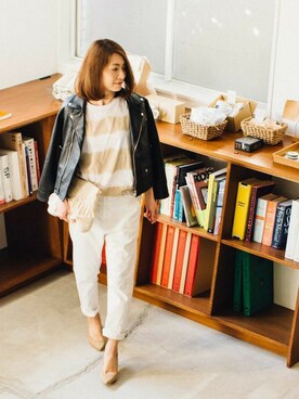 「フリンジバッグ」｜「アイテム（ライダースジャケット）」を使った、BEAUTY&YOUTH オフィススタッフ 02さん（レディース・163cm）の春コーディネート