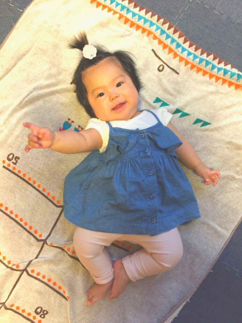 「シンプル、プチプラ、H&M、ドラフトGAP、オールドネイビー、babygap、生後6ヶ月、70cm、赤ちゃんコーデ」｜「babyGAPのアイテム（キャミソール、ブルー系）」を使った、KOTOHAさん（キッズ・70cm）の夏コーディネートの1枚目の写真