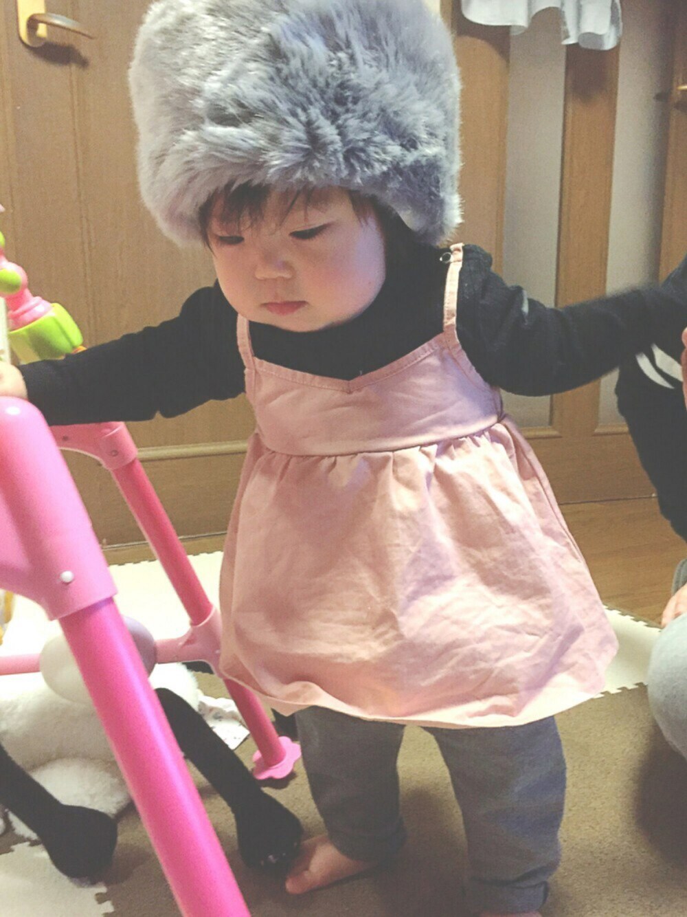 「女の子、０歳、9ヶ月、ロシアン帽、ダスティピンク、プチプラ、赤ちゃん」｜「Birthdayのアイテム（トップス、ピンク系）」を使った、KOTOHAさん（キッズ・70cm）の秋コーディネートの1枚目の写真