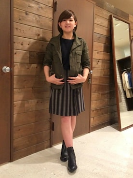 「NOMBRE IMPAIR（ノンブルアンペール）のアイテム（ミリタリージャケット）」を使った、RolladeX STAFFさん（レディース・152cm）の秋コーディネート