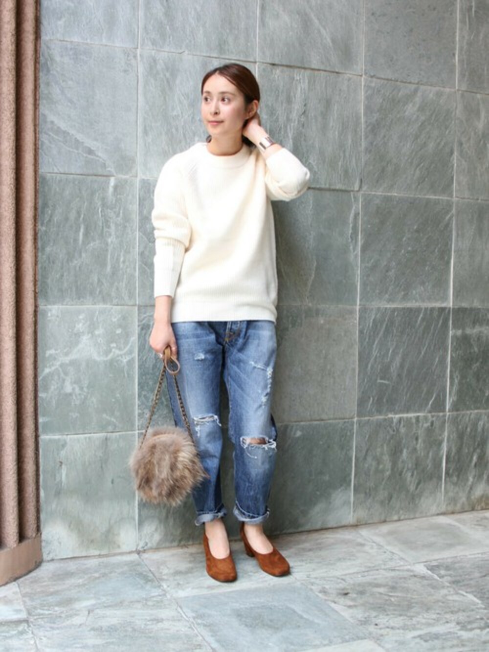 「JOURNAL STANDARDの《予約》HAMILTONラムアゼクルーネックプルオーバー◆（ニット/セーター、ホワイト系）」を使った、etsukoさん（レディース・155cm）の秋コーディネートの1枚目の写真