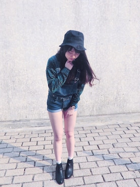 「A land（エーランド）のアイテム（帽子）」を使った、Megan Mungさん（レディース・162cm）の春コーディネート
