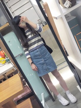 「holiday」｜「アイテム（その他トップス）」を使った、Megan Mungさん（レディース・162cm）の春コーディネート
