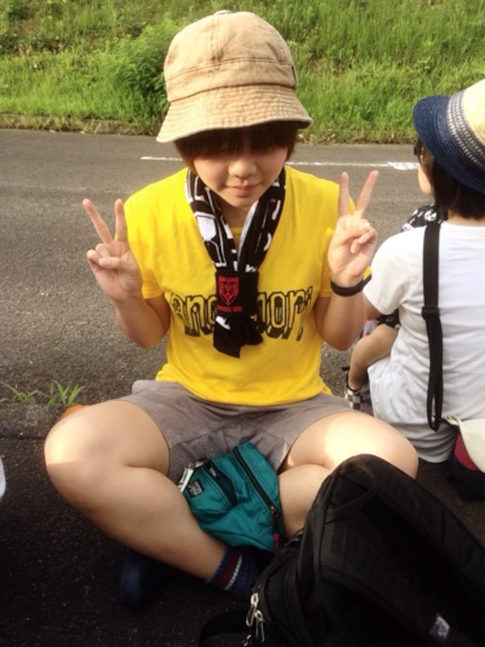 「フェススタイル、andymori、base ball bear、BUMP OF CHICKEN、レトロハット」｜「andymoriのandymori ロゴＴ（Tシャツ/カットソー、イエロー系）」を使った、なっちゃんさん（レディース・160cm）の夏コーディネートの1枚目の写真