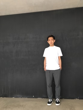 「BLUE WORK（ブルーワーク）のアイテム（パンツ）」を使った、志茂良信さん（メンズ・168cm・20代）の夏コーディネート