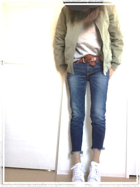 「Ungrid（アングリッド）のインディゴフレイドヘムストスリ（デニムパンツ）」を使った、mariさん（レディース・165cm）の春コーディネート