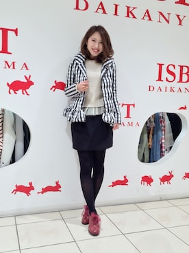 「ぺプラムトップス」｜「アイテム（ダウンジャケット/コート）」を使った、saki さん（レディース・162cm）の秋コーディネート