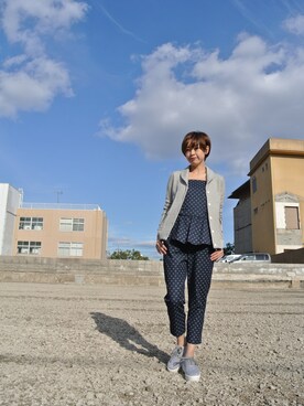 「スエット」｜「アイテム（サロペット/オーバーオール）」を使った、cosさん（レディース・163cm）の冬コーディネート