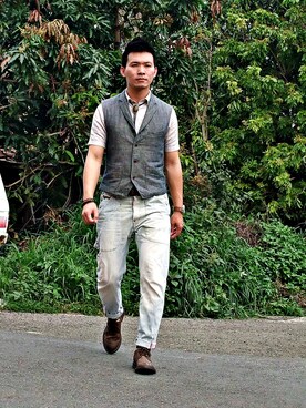 「DSQUARED2（ディースクエアード）のアイテム（チノパンツ）」を使った、林雨辰さん（メンズ・176cm）の春コーディネート