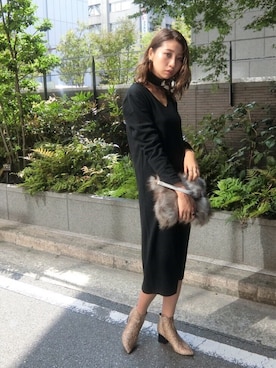 「アイテム（クラッチバッグ、グレー系）」を使った、MURUAさん（レディース・170cm）の秋コーディネート