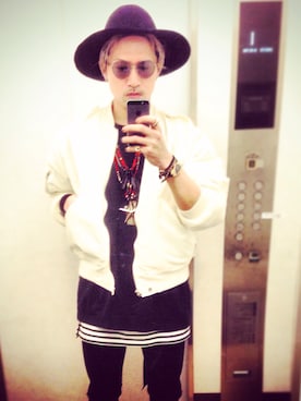 「ブラック×ホワイト」｜「アイテム（ミリタリージャケット）」を使った、TAKUMIさん（メンズ・176cm）の春コーディネート