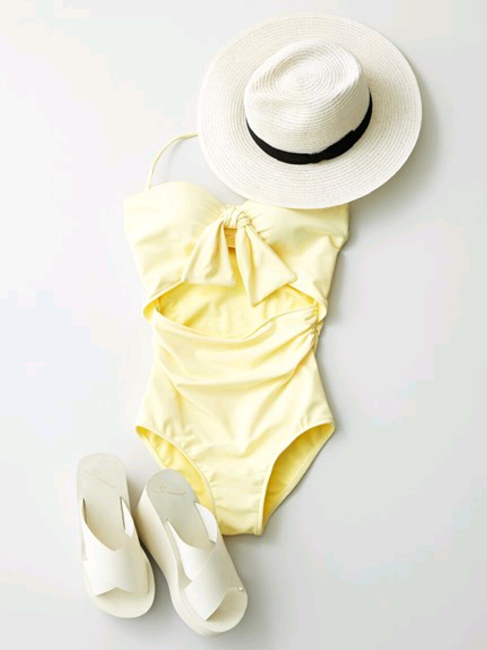 「snidel」｜「SNIDELのコンパクトハット（ハット、ホワイト系）」を使った、まあさん（レディース・157cm）の夏コーディネートの1枚目の写真