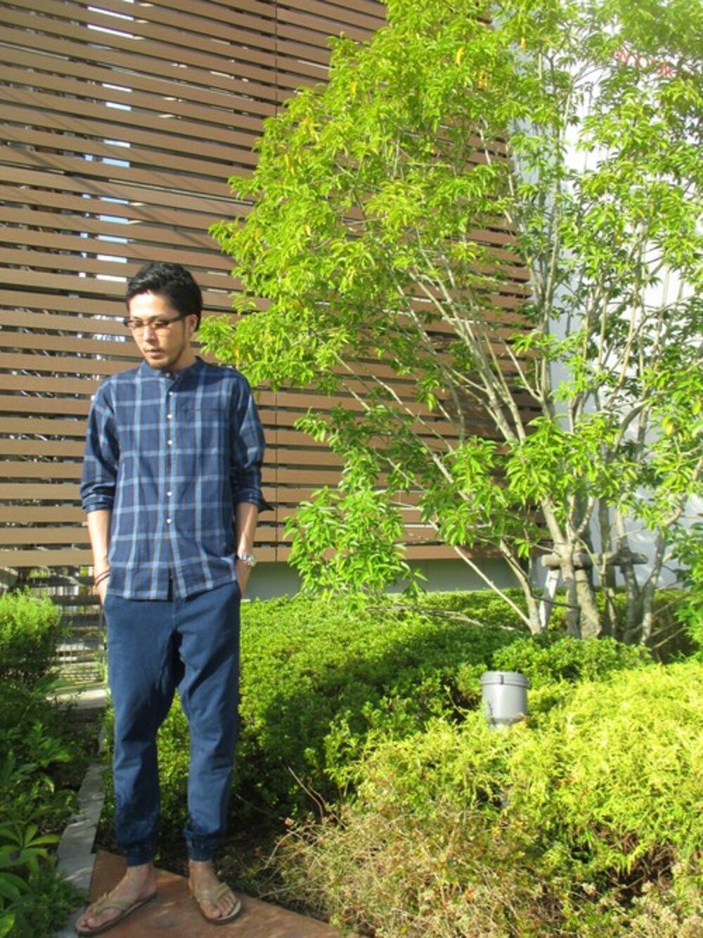 yukiさんの「インディゴチェックノーカラーシャツ（M2squared）」を使ったコーディネート