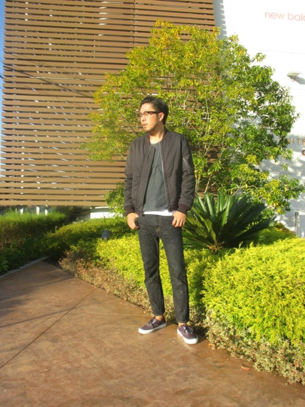 「ミリタリー、Denime、MA-1、ドゥニーム(Denime)、606」｜「DenimeのMA-1 JACKET（MA-1、ブルー系）」を使った、yukiさん（メンズ・183cm）の秋コーディネートの1枚目の写真